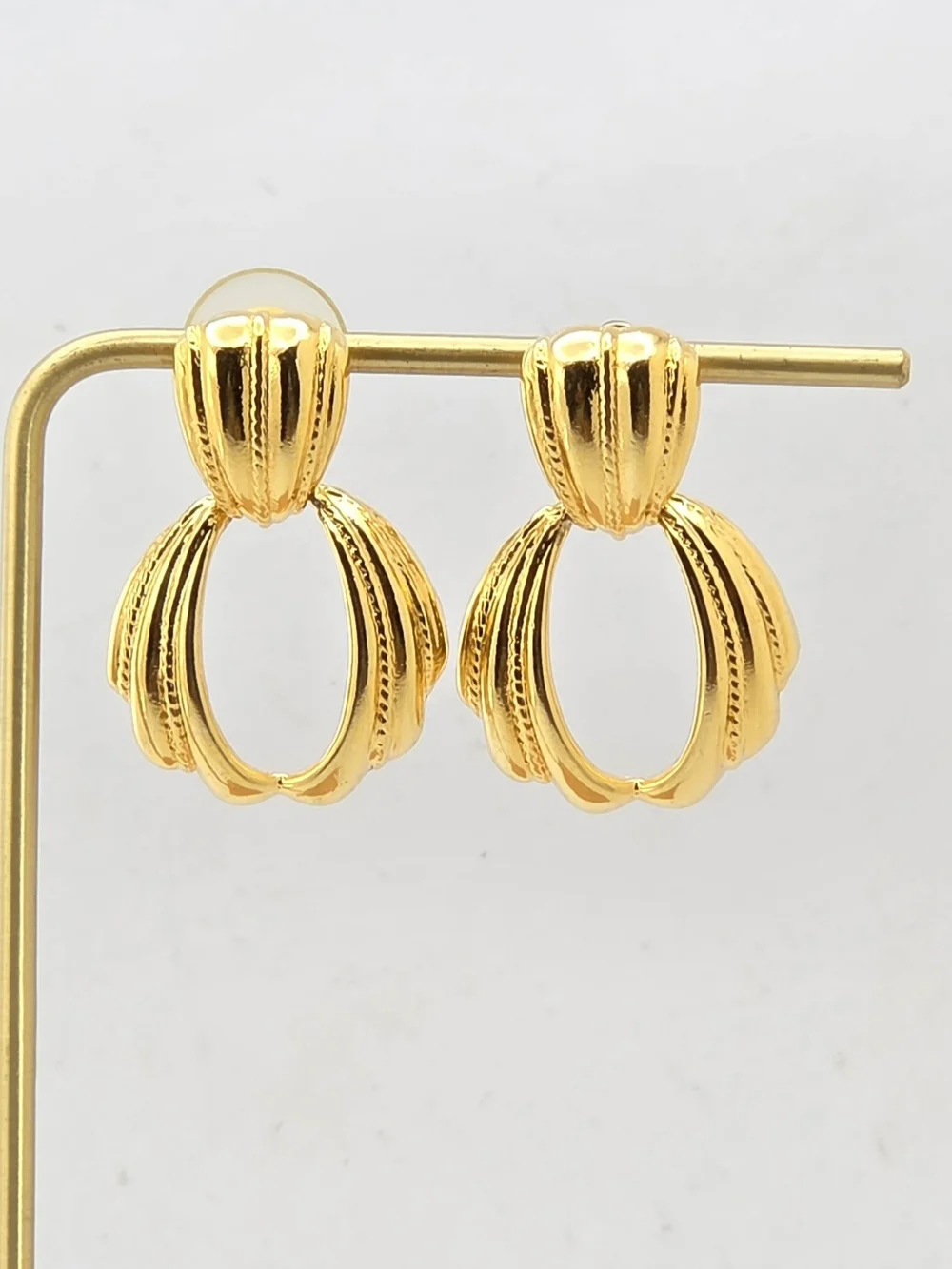 Vintage Anne Klein Gold Tone Ribbed Door Knocker Dangle Earrings Post Back